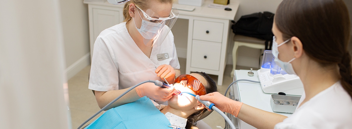 Профилактическая гигиена полости рта УЗ-скейлером и PROPHYFLEX